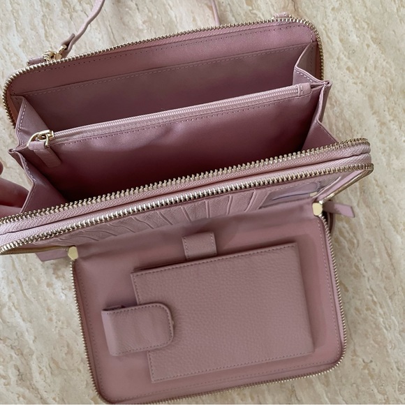 Levenger Carrie Convertible Clutch - Picture 2 of 7